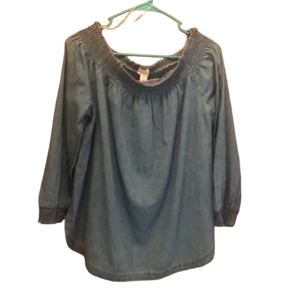 Francesca's Size Medium Chambray Off-The-Shoulder Top. - Picture 2 of 5
